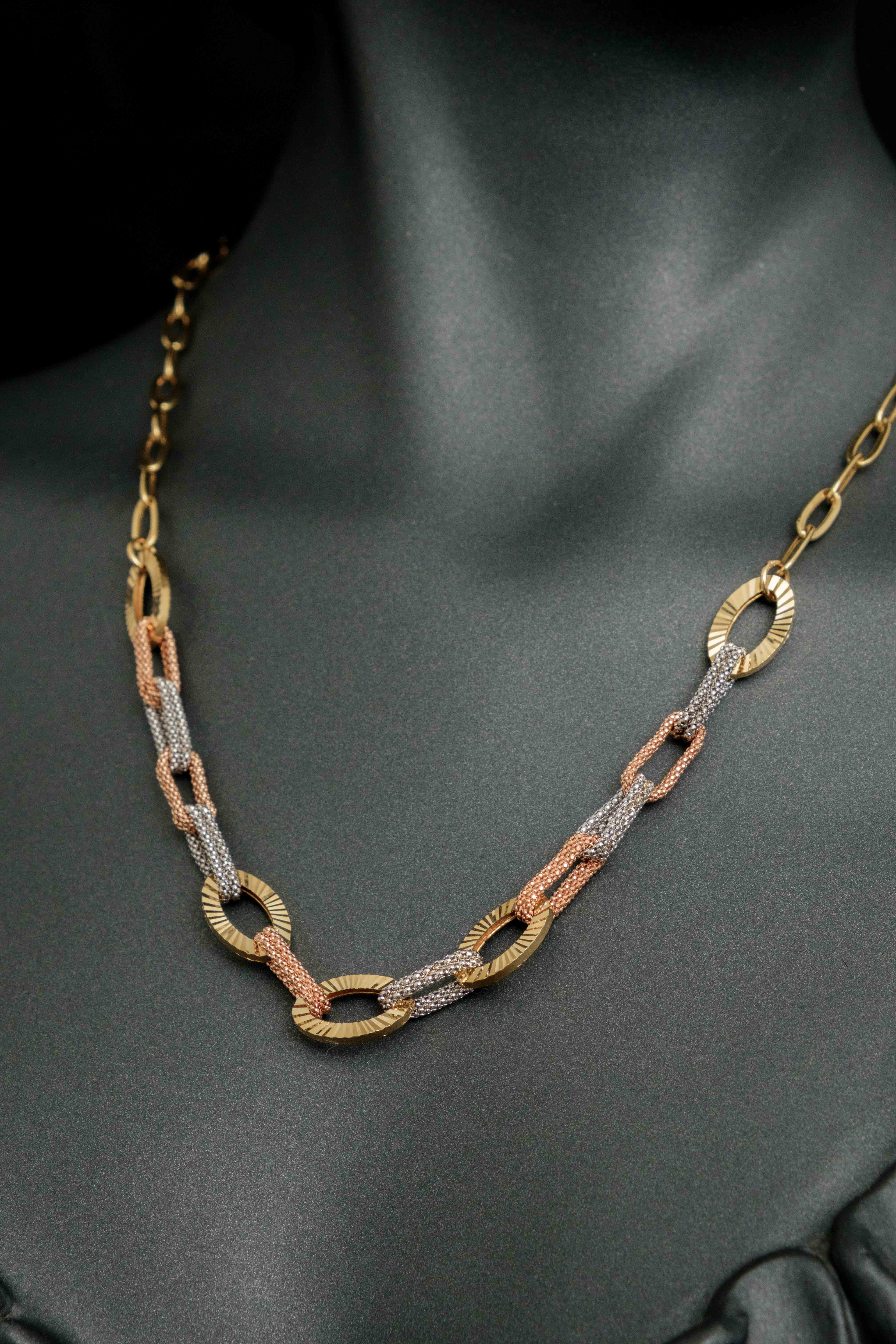 Üç Renk İthal Örgü Gerdanlık