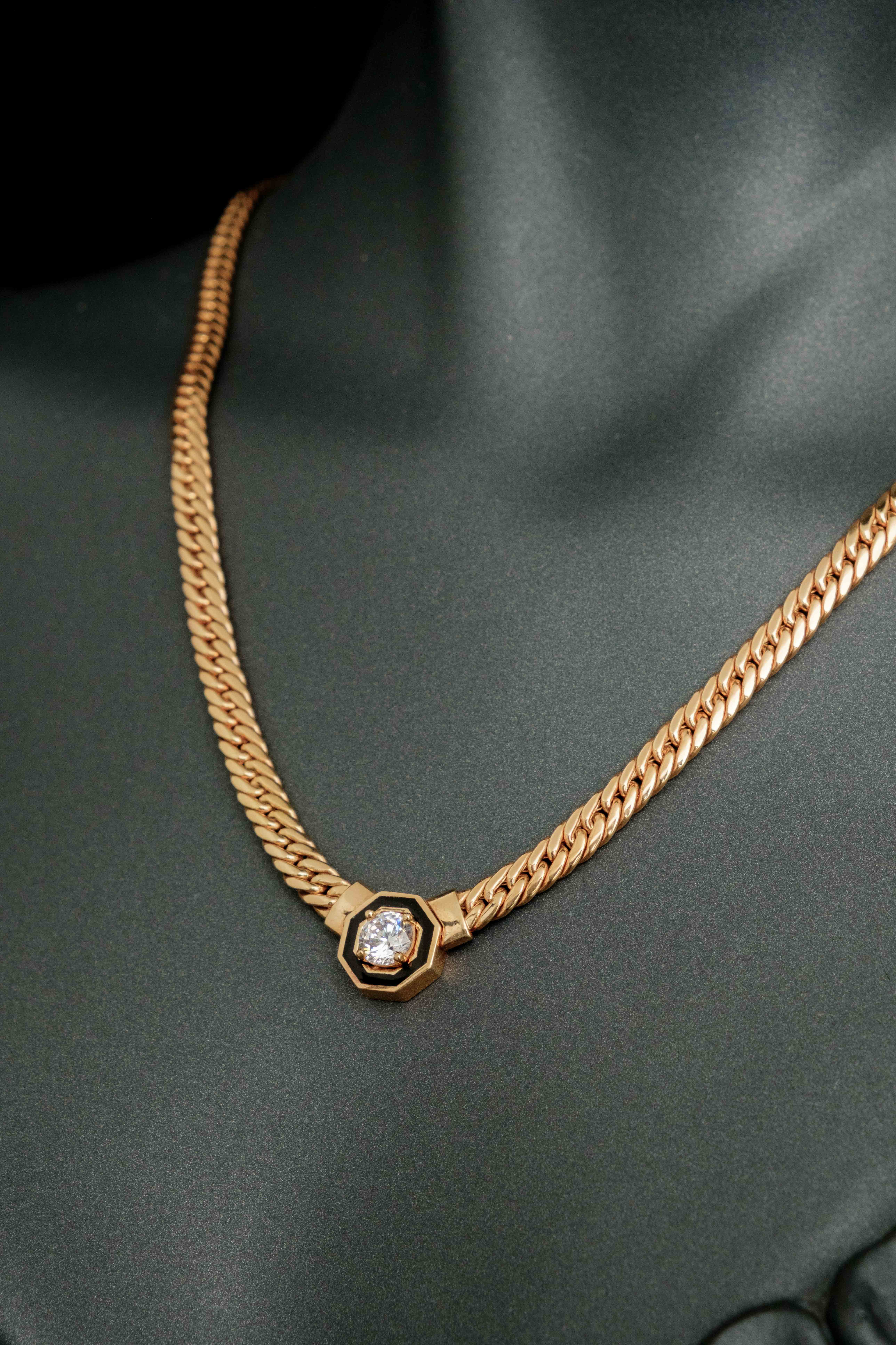 Baget Siyah Efekt Gurmet Gerdanlık